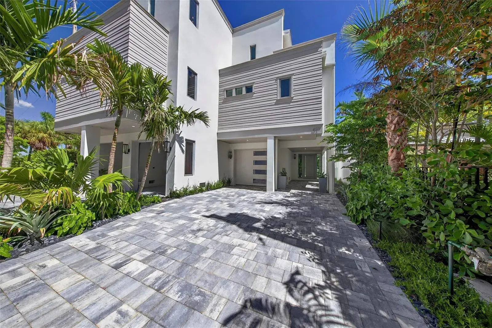 621 SW 5 Place, Fort Lauderdale FL 33315