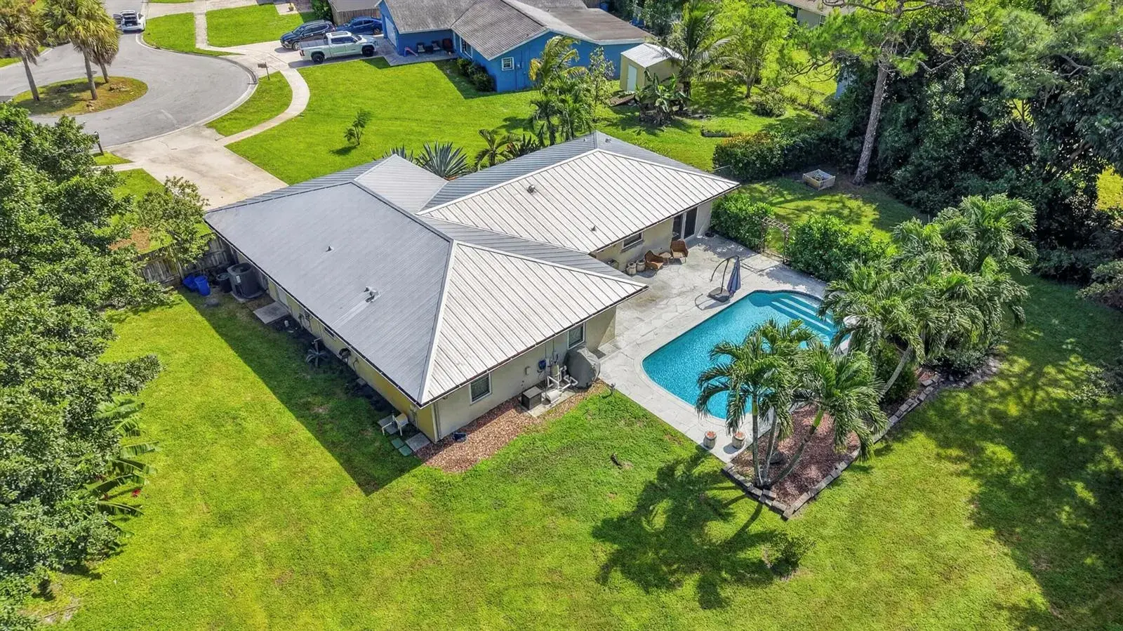 3 bedroom 2 bath Residential for sale at 127 Raven Court, Royal Palm Beach FL 33411
