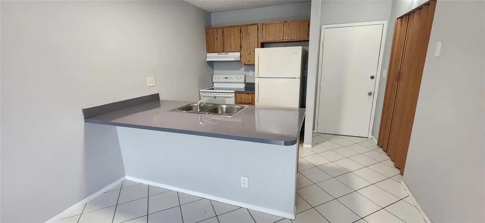 1 bedroom 1 bath Residential for sale at 2501 RIVERSIDE Drive # A, Coral Springs FL 33065