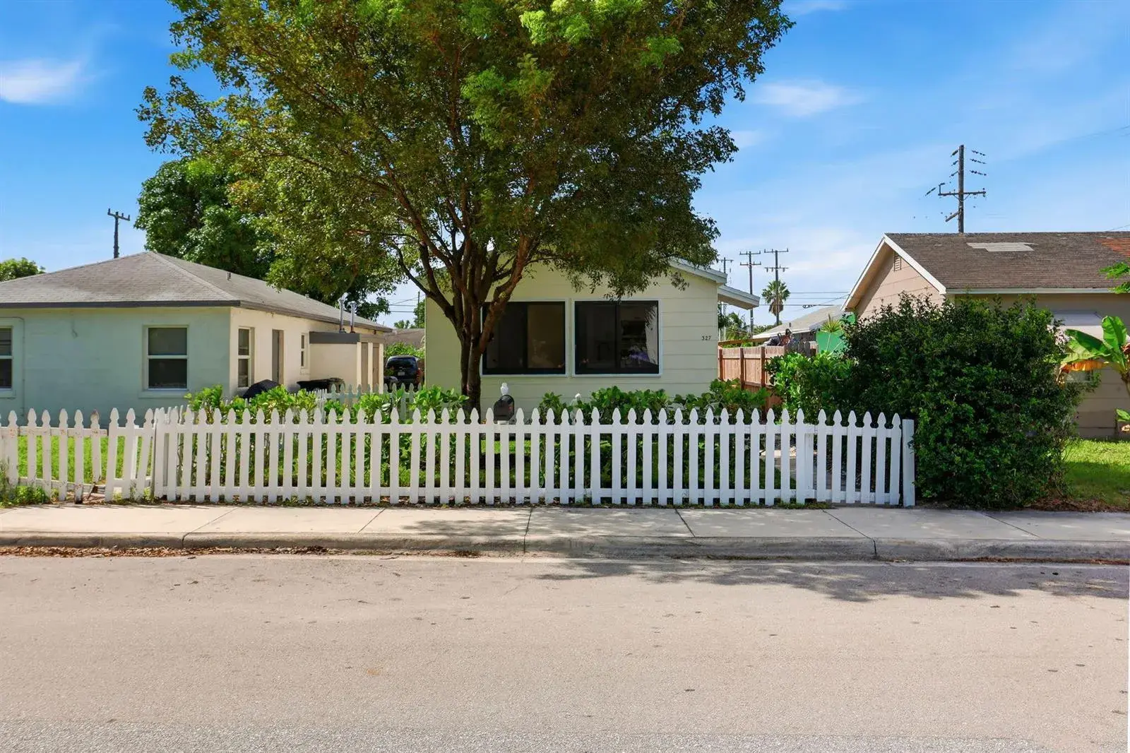 327 N H Street, FL 33460