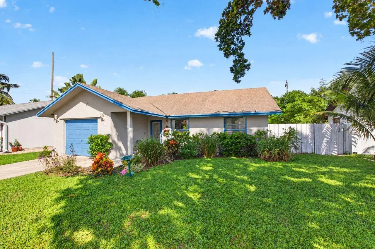 2 bedroom 2 bath Residential for sale at 731 SW 1st Court, Boynton Beach FL 33426