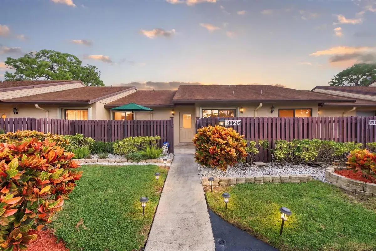 612 Sea Pine Way # C, FL 33415