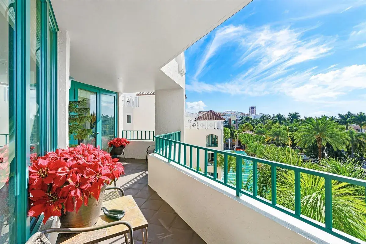 100 SE 5th Avenue, Boca Raton FL 33432
