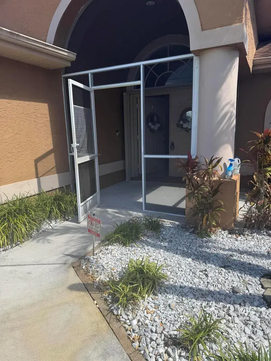 591 NW GRENADA Street, Port St. Lucie FL 34983