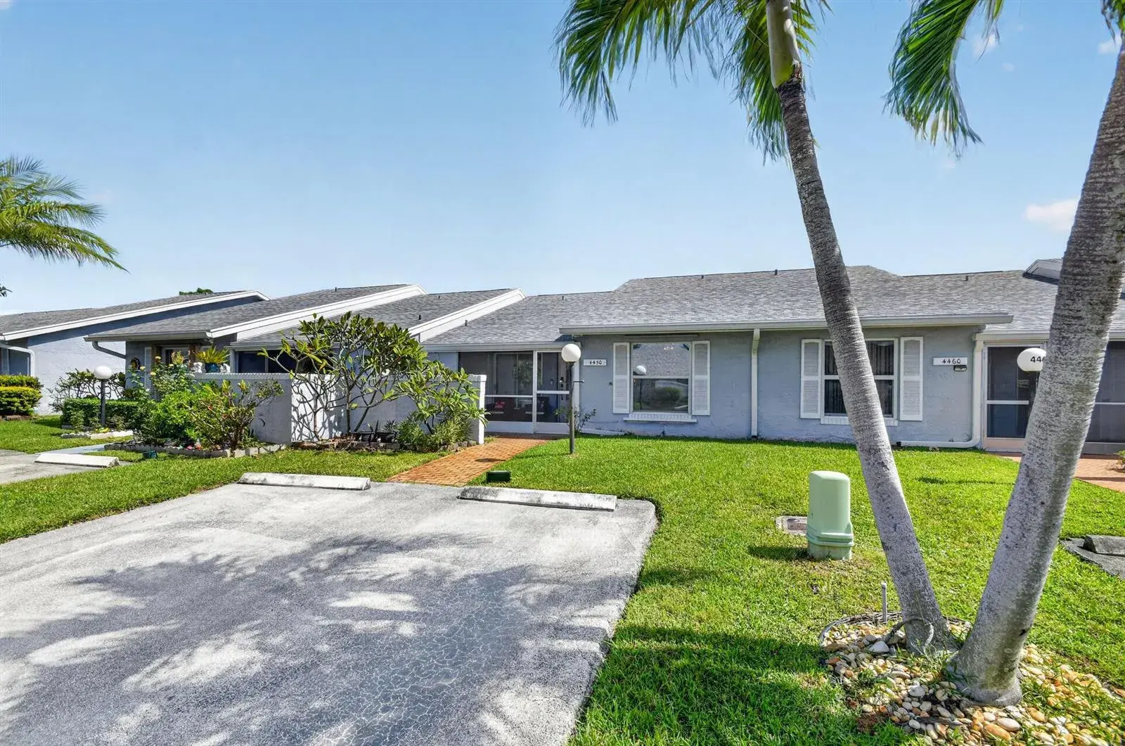 2 bedroom 2 bath Residential for sale at 4450 LUCERNE VILLAS Lane, Lake Worth FL 33467