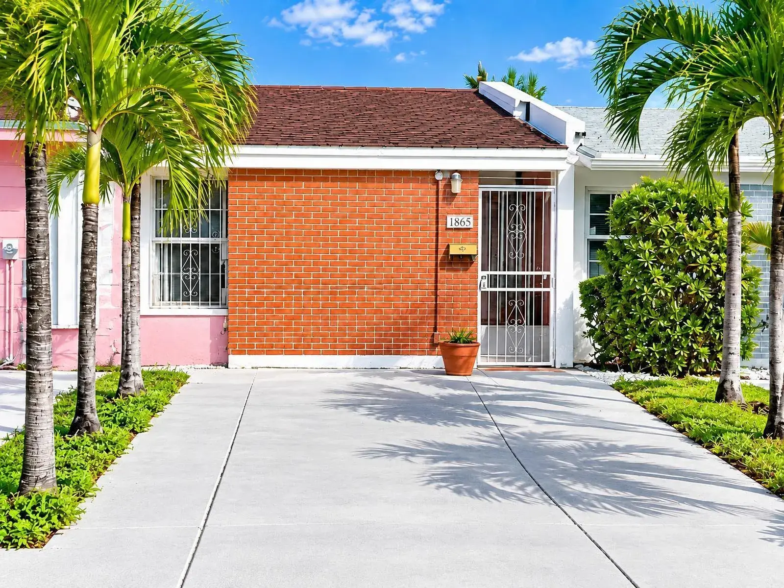 1 bedroom 1 bath Residential for sale at 1865 W 68TH, Hialeah FL 33014