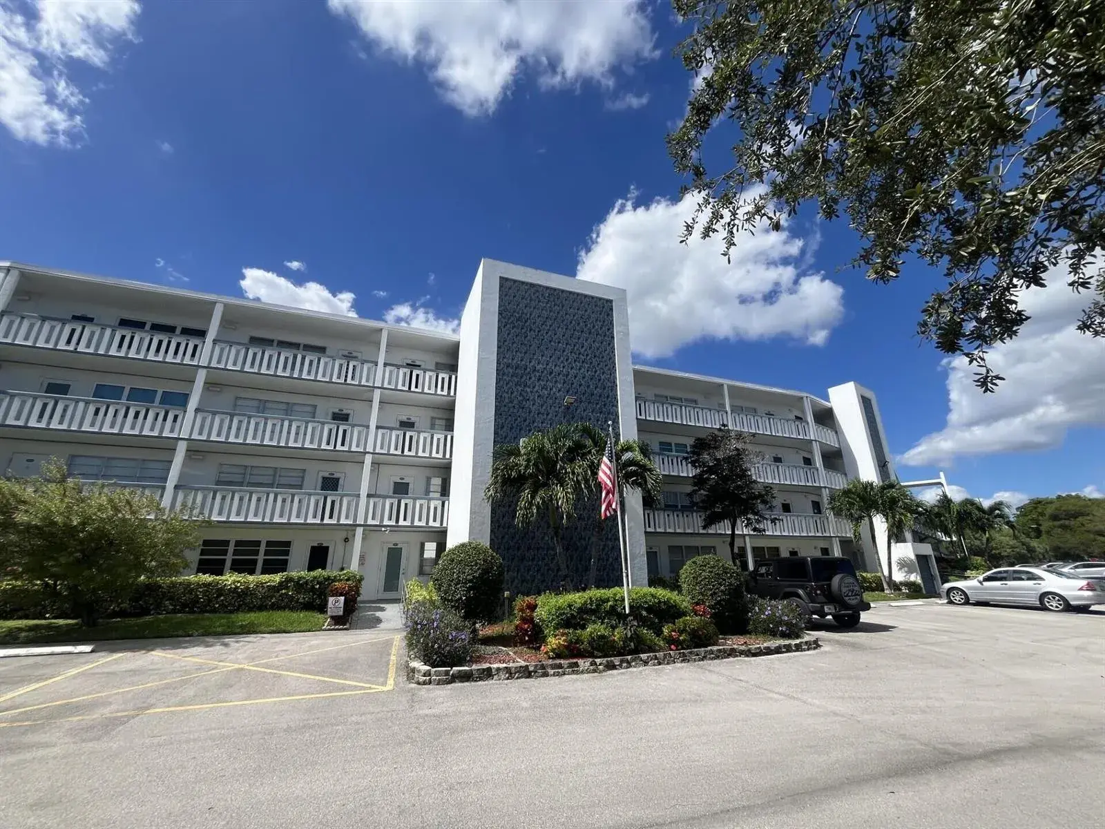 2 bedroom 1 bath Residential for sale at 4006 FARNHAM N # 4006, Deerfield Beach FL 33442