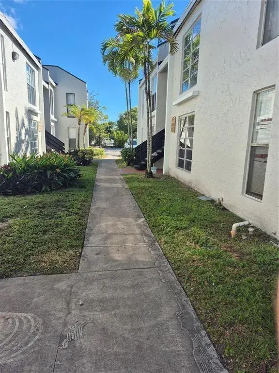2 bedroom 1 bath Residential for sale at 4429 TREEHOUSE Lane # F, Tamarac FL 33319