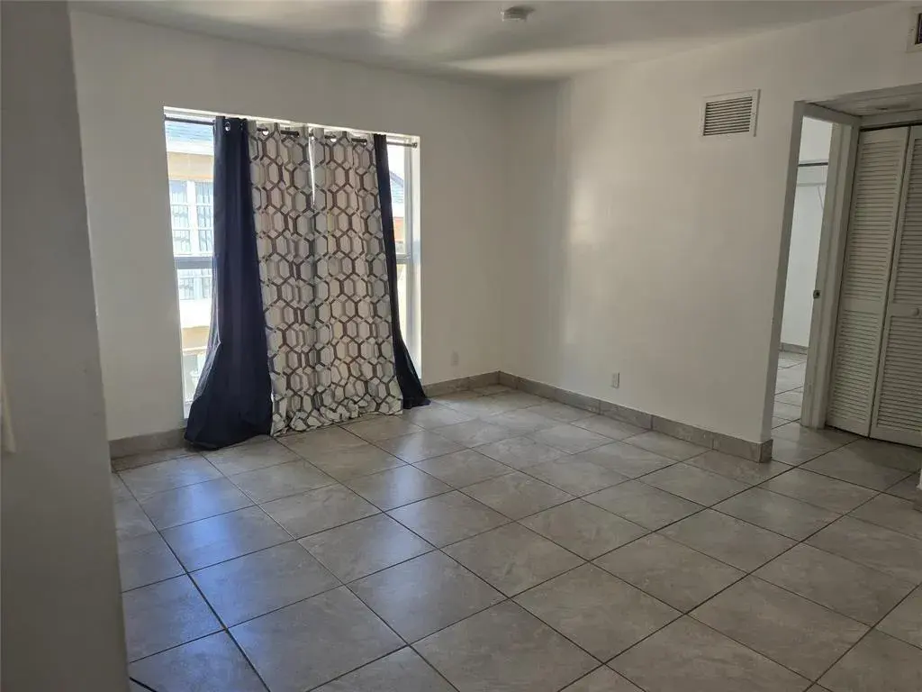 4429 TREEHOUSE Lane # F, Tamarac FL 33319