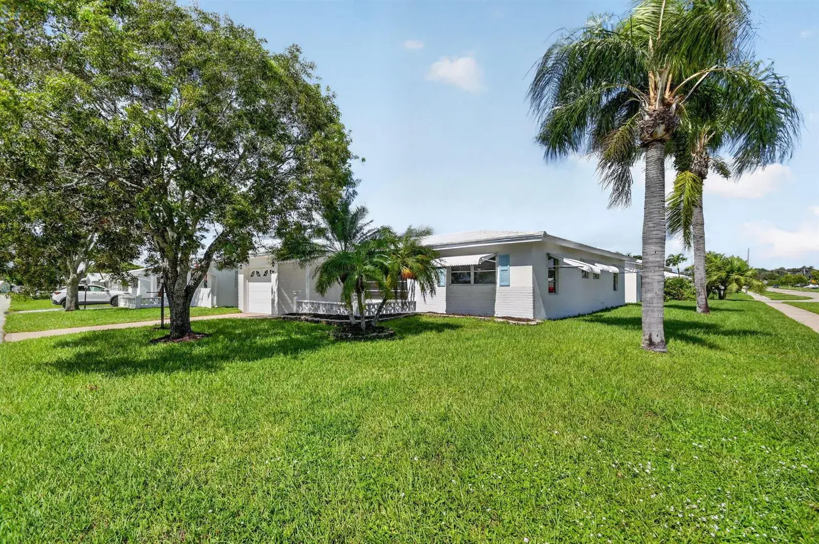 1001 SIESTA Avenue, Boynton Beach FL 33426