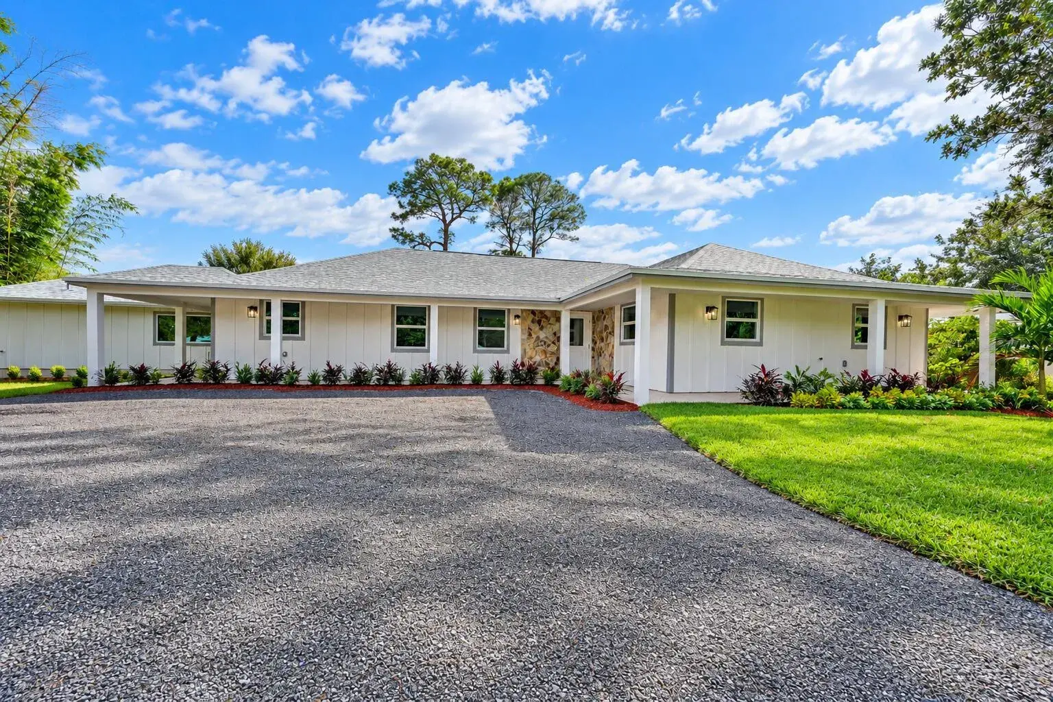 4 bedroom 3 bath Residential for sale at 8721 HIDDEN PINES Road, Fort Pierce FL 34945