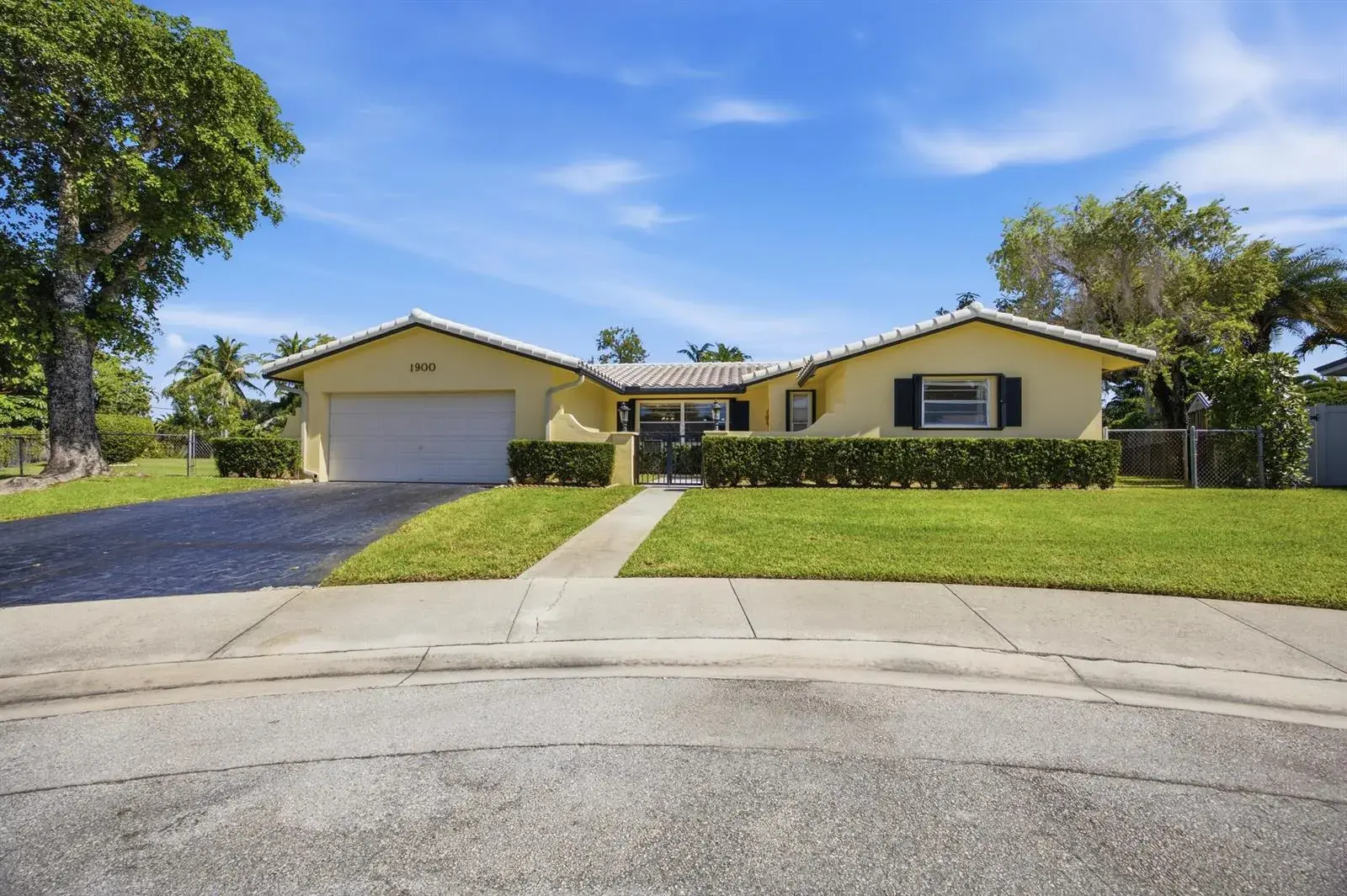 1900 NW 43RD Street, Oakland Park FL 33309