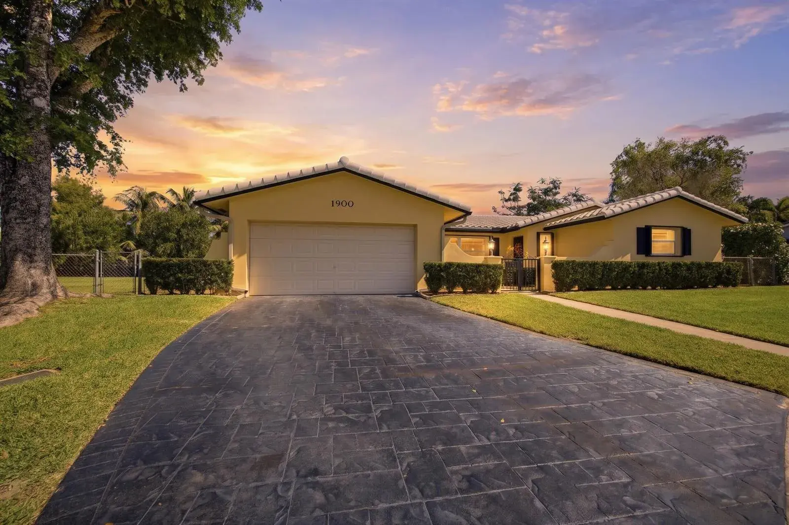 1900 NW 43RD Street, Oakland Park FL 33309