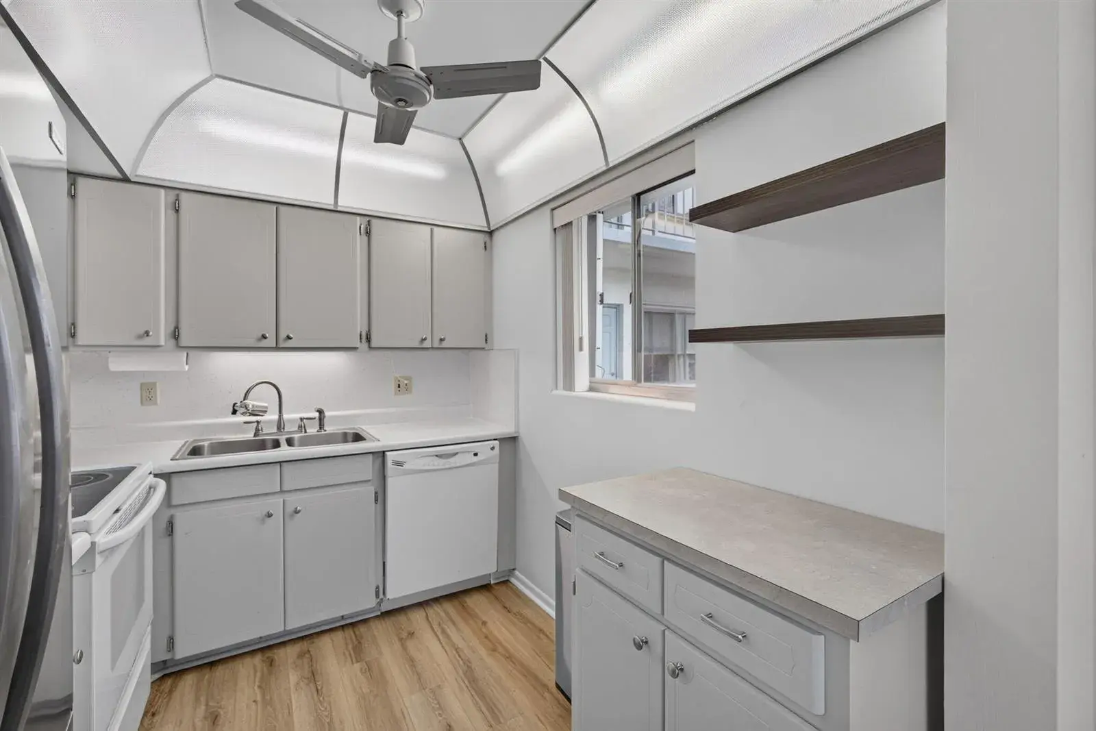 3280 Lake Osborne Drive # 105, FL 33461