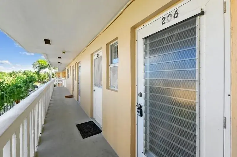 2101 NE 1ST Court # 206, Boynton Beach FL 33435