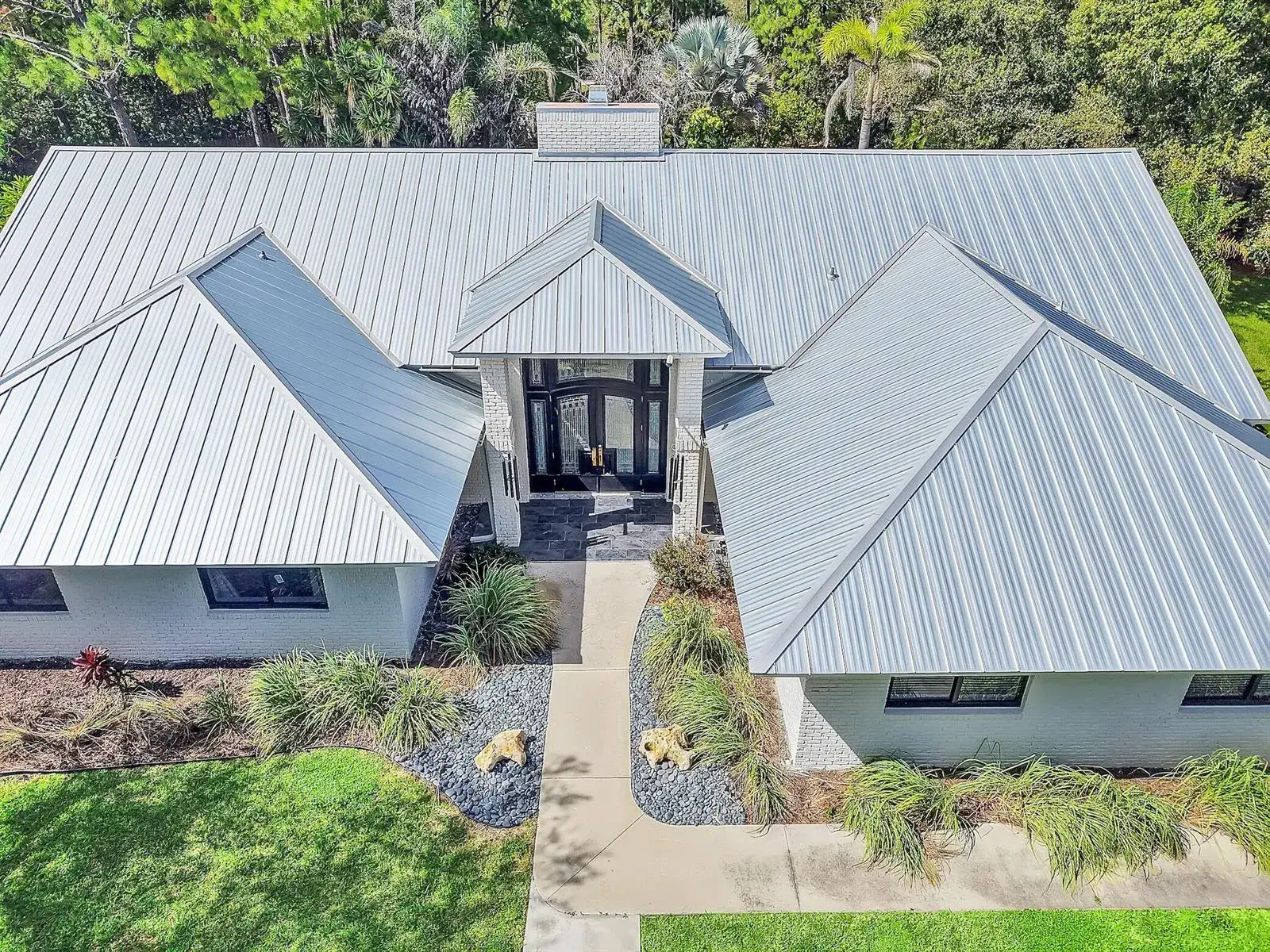 5 bedroom 3 bath Residential for sale at 8850 HIDDEN PINES Road, Fort Pierce FL 34945