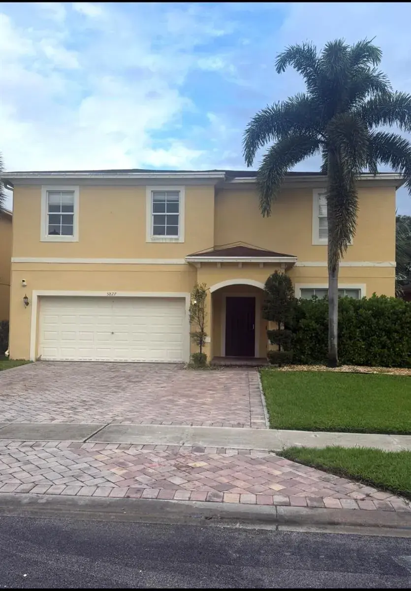 5 bedroom 3 bath Residential for sale at 5827 GYPSUM Place, FL 33413