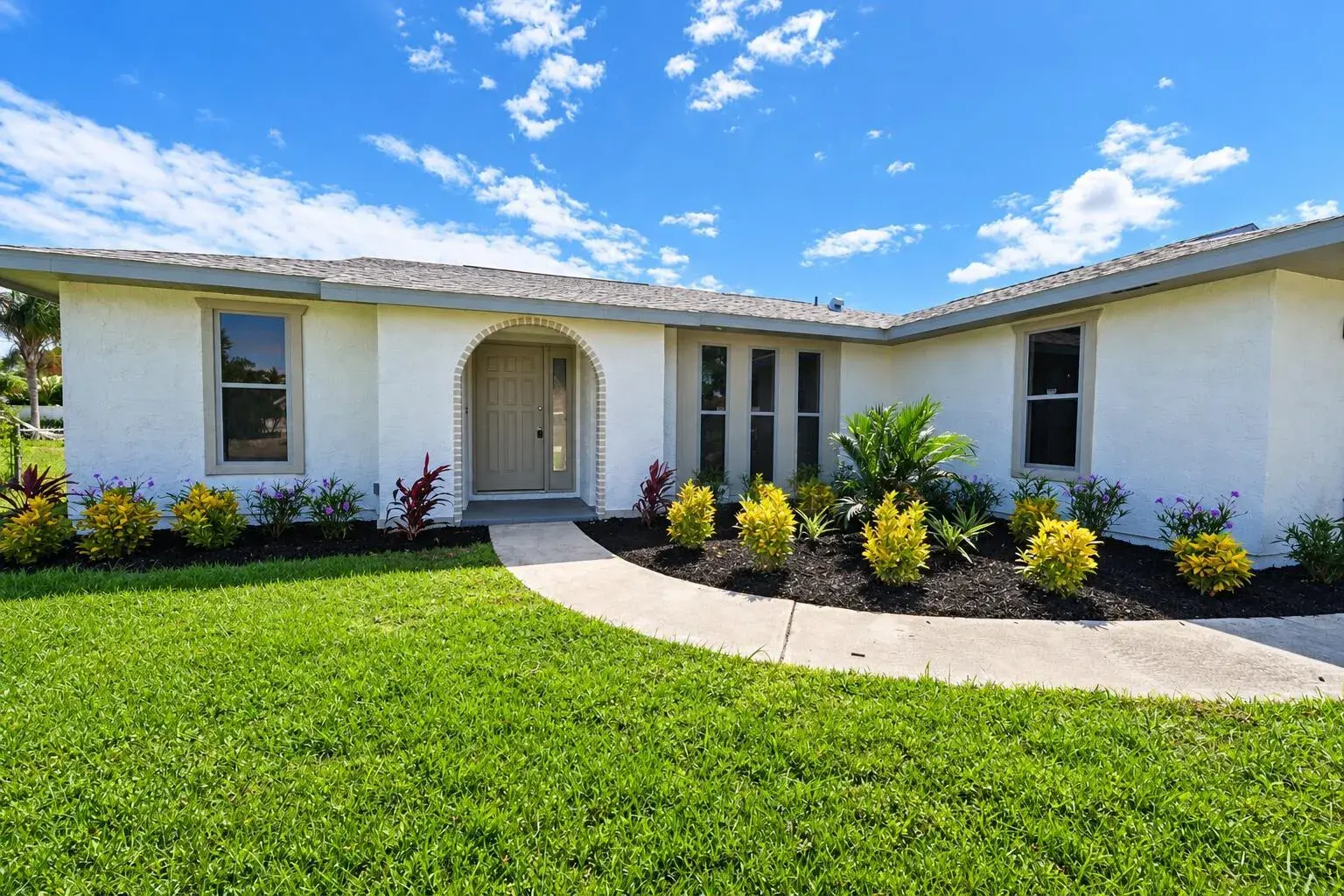 2 bedroom 2 bath Residential for sale at 2502 SE Calusa Avenue, Port St. Lucie FL 34952
