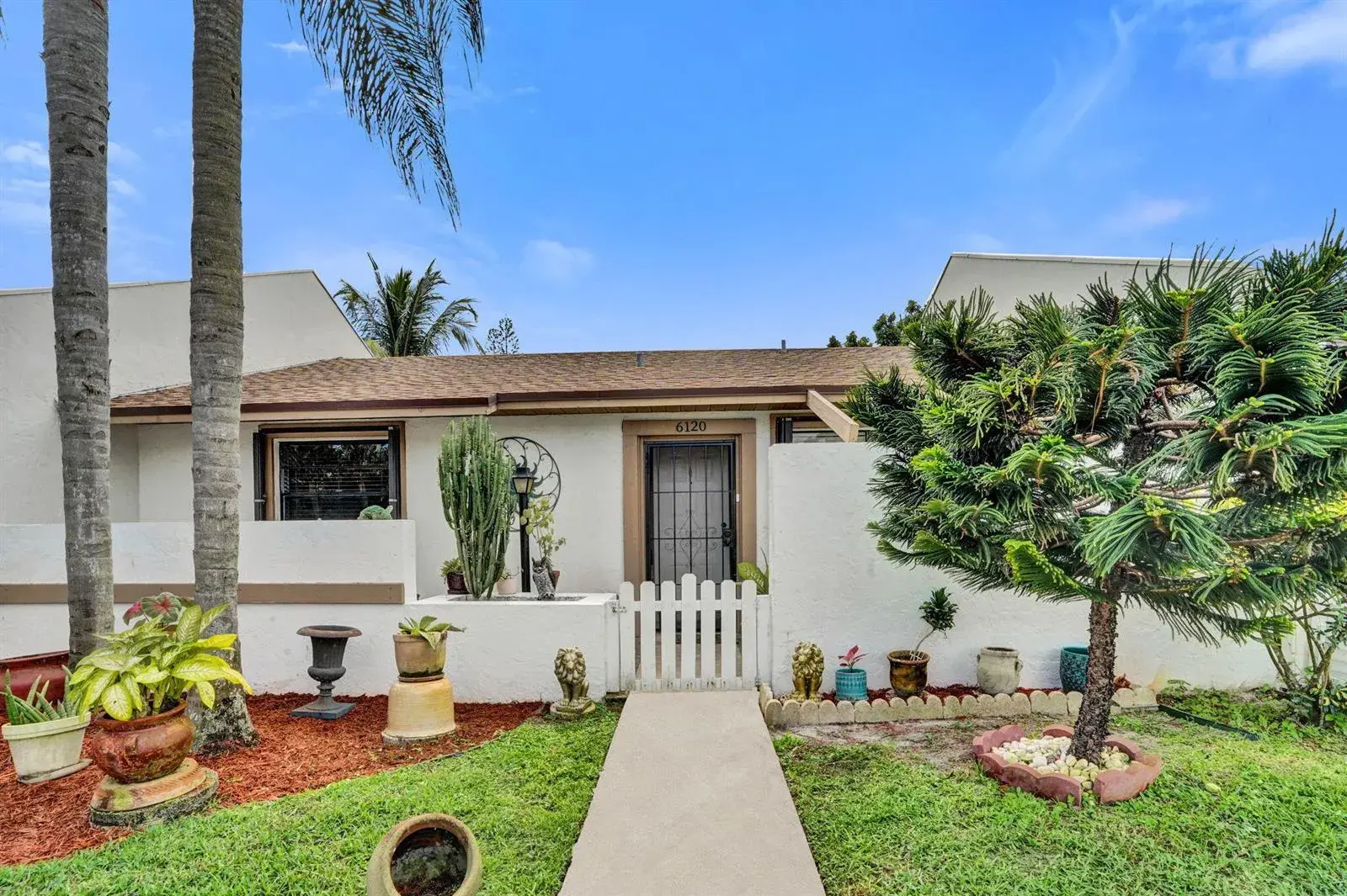 6120 FAIRFIELD Circle, FL 33463
