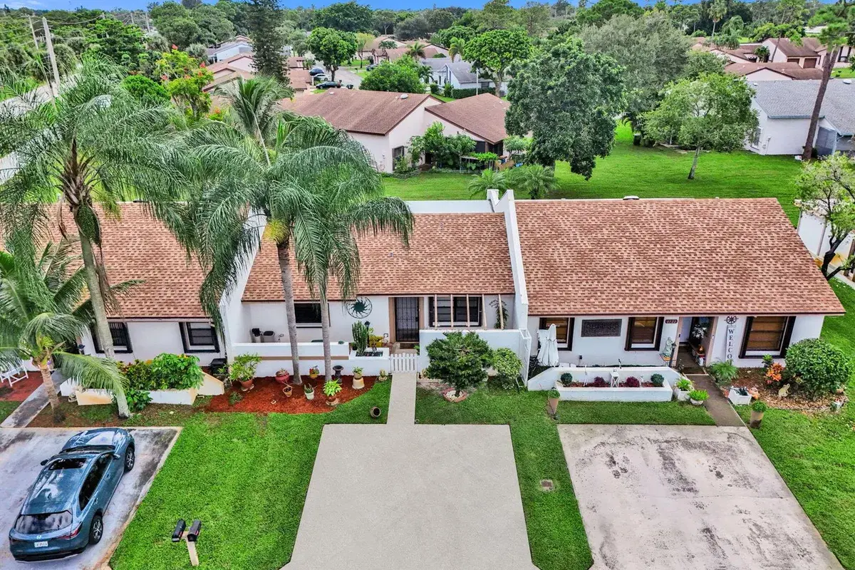 6120 FAIRFIELD Circle, FL 33463