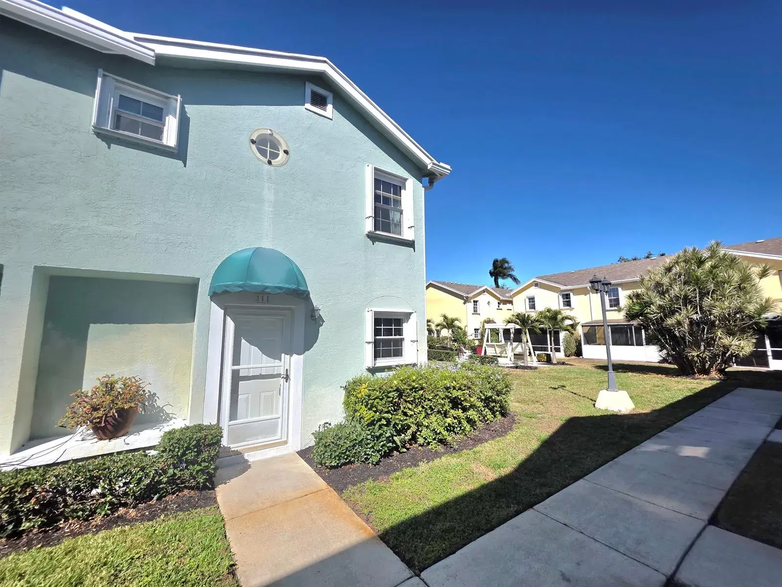 2 bedroom 2 bath Residential for sale at 311 Waterside Drive, Hypoluxo FL 33462