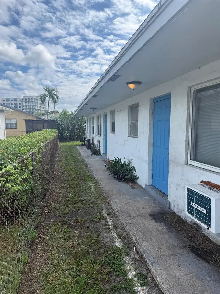 Residential Income for sale at 616 NW 3rd Avenue # 3, Pompano Beach FL 33060