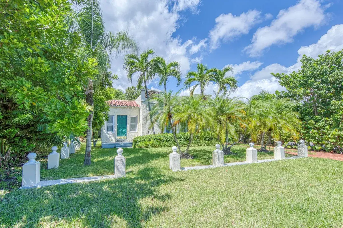 411 S FEDERAL Highway, FL 33460