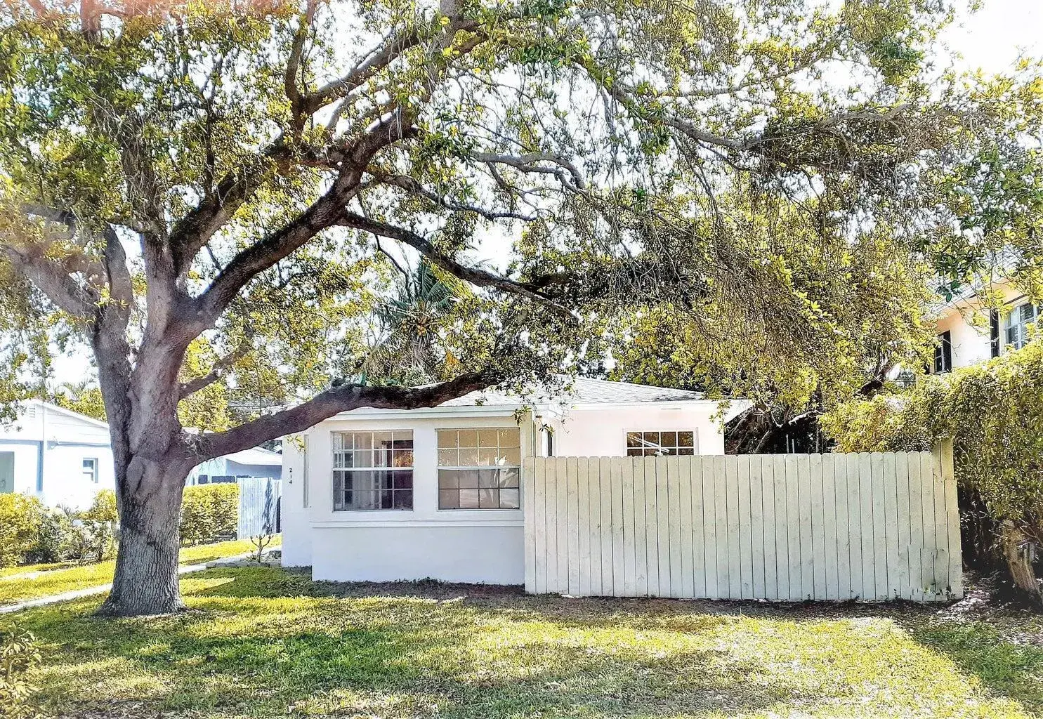 1 bedroom 1 bath for sale at 214 NE 11th Street # B, Delray Beach FL 33444