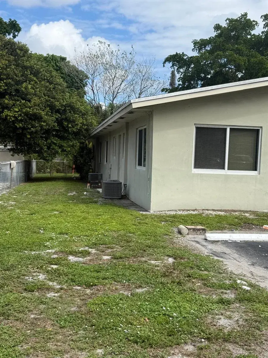 219 NW 40th Court # 3, Oakland Park FL 33309