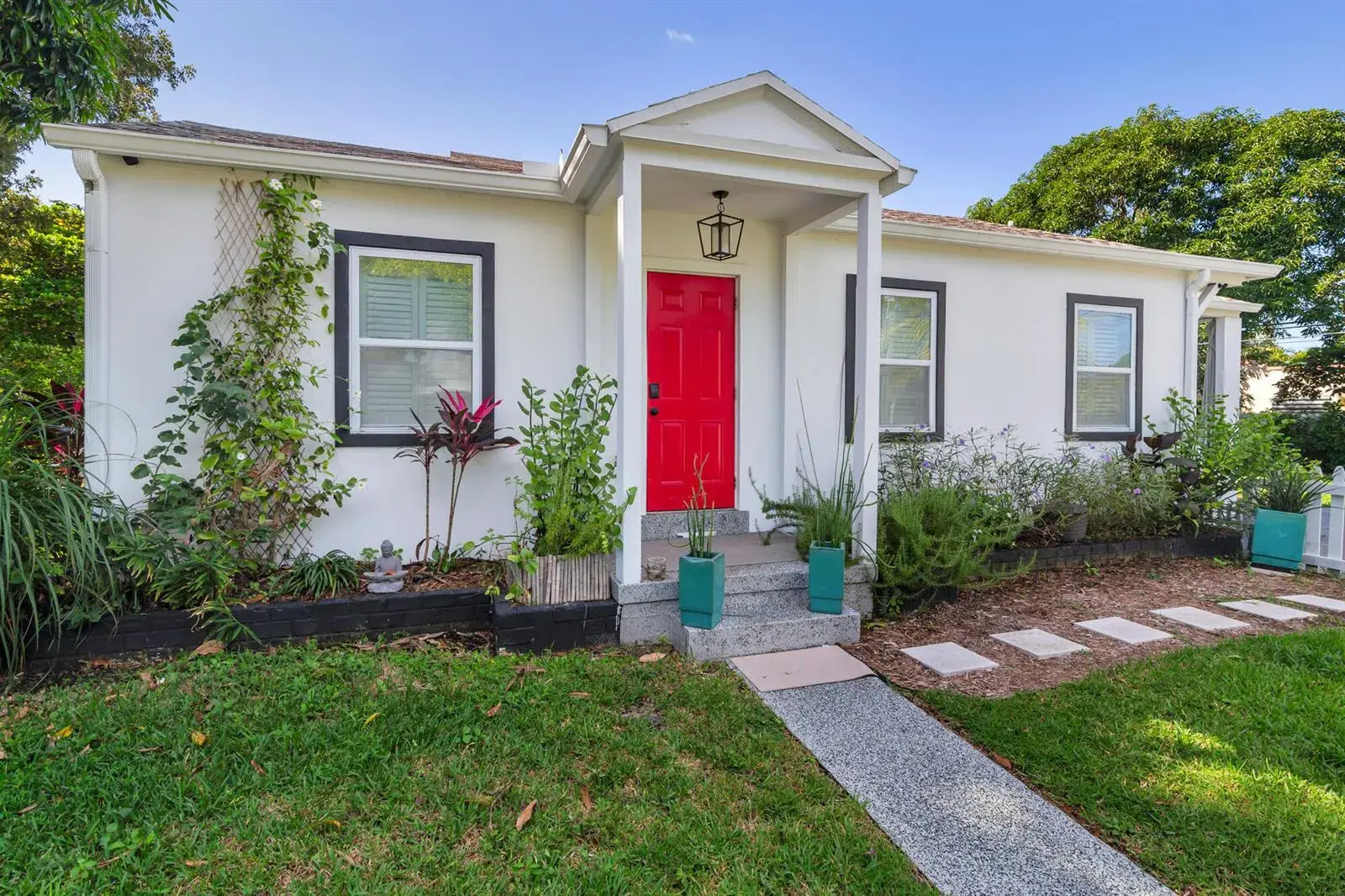 2 bedroom 1 bath Residential for sale at 5801 GARDEN Avenue, West Palm Beach FL 33405