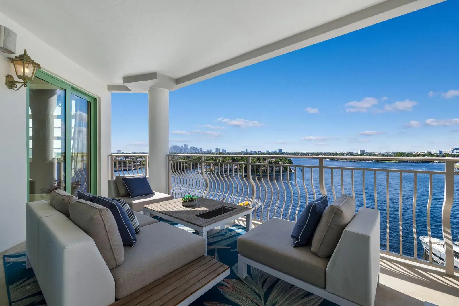 3 bedroom 3 bath Residential for sale at 301 N Birch Road # 7N, Fort Lauderdale FL 33304