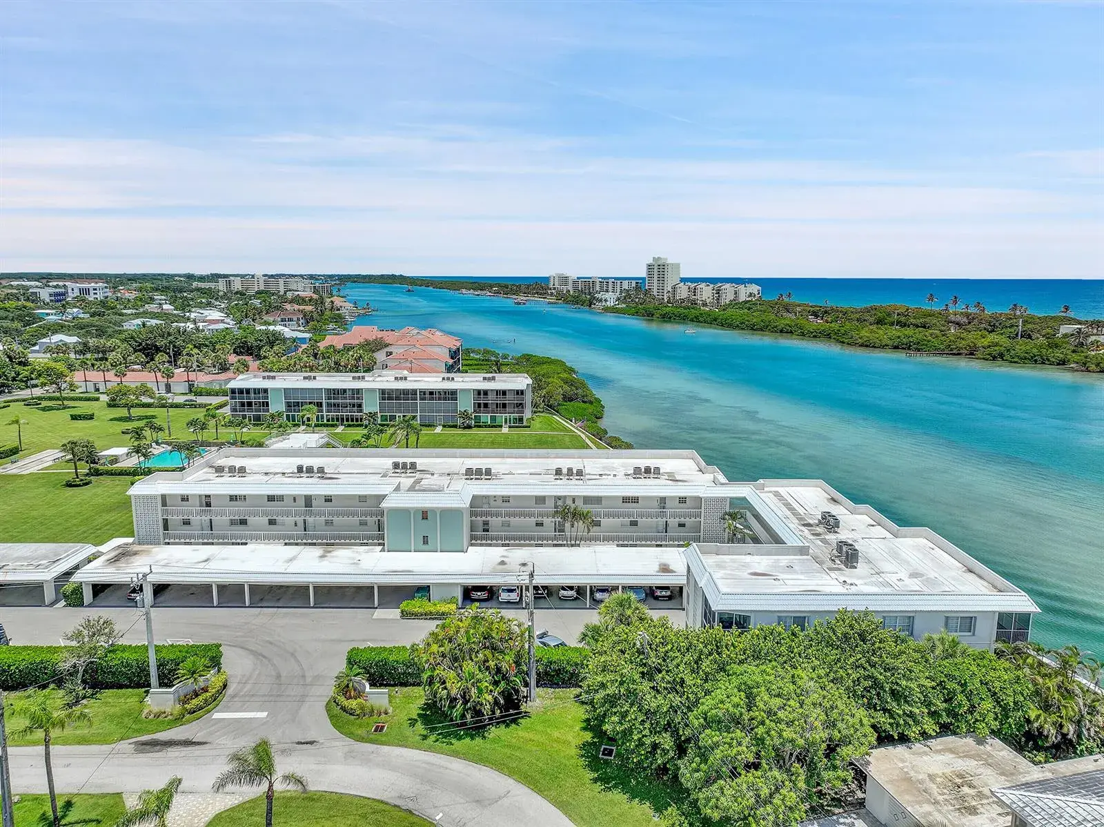 2 bedroom 2 bath Residential for sale at 100 Waterway Road # E306, Tequesta FL 33469