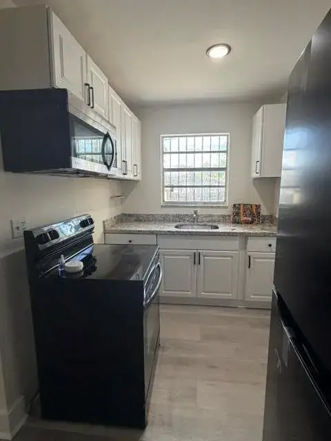 1052 NW 4TH Street # 2, Miami FL 33128