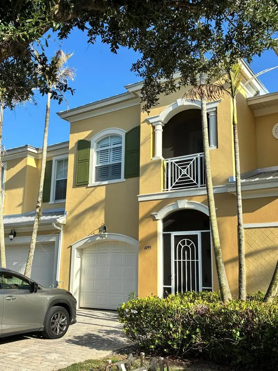 3 bedroom 2 bath Residential for sale at 6095 NW Helmsdale Way, Port St. Lucie FL 34983