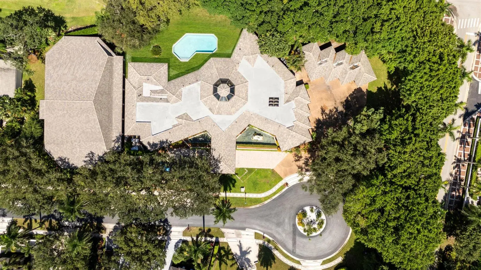 5 bedroom 7 bath Residential for sale at 19700 Oakbrook Circle, Boca Raton FL 33434
