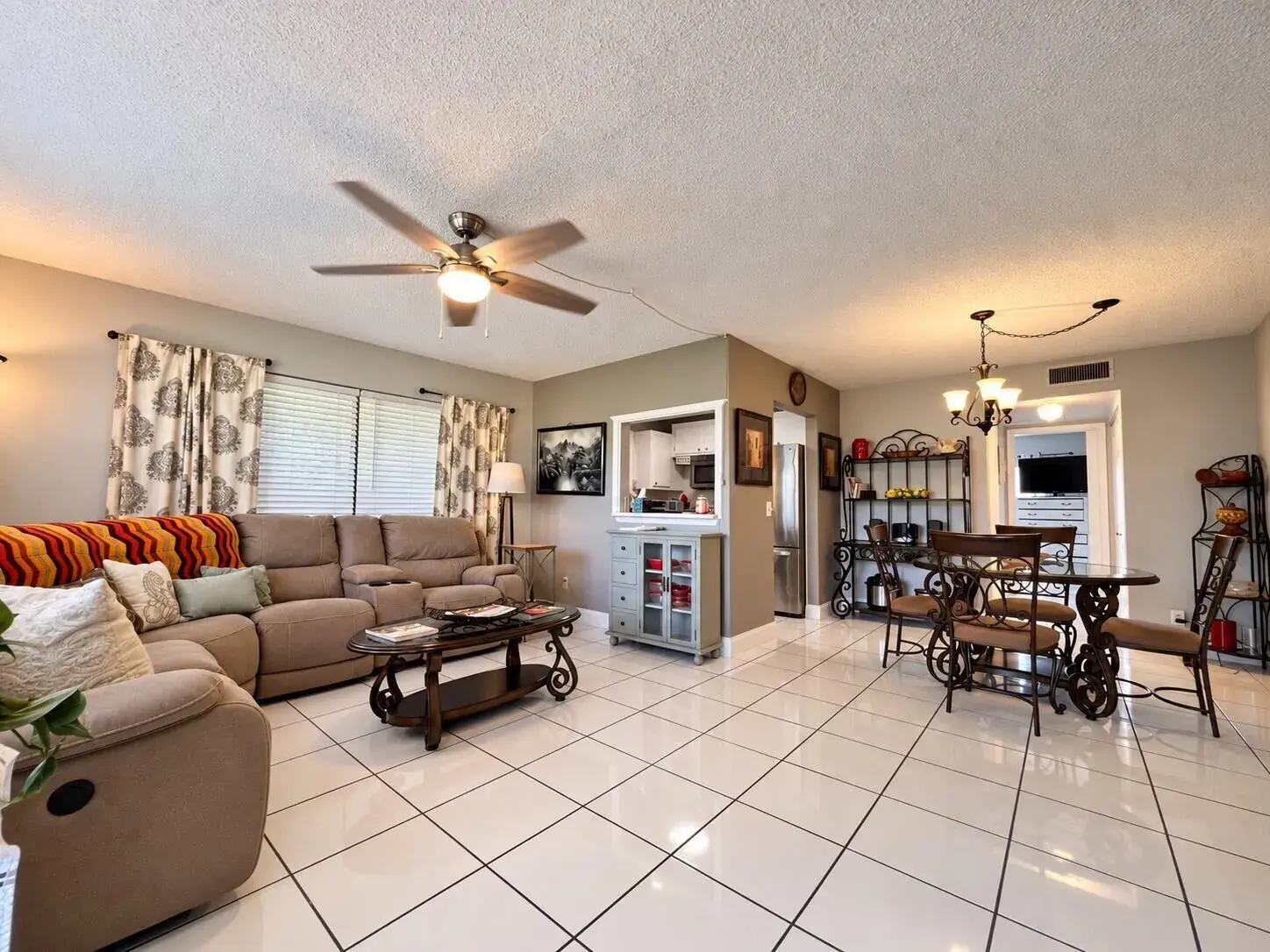 1 bedroom 1 bath Residential for sale at 153 CAMBRIDGE G, West Palm Beach FL 33417