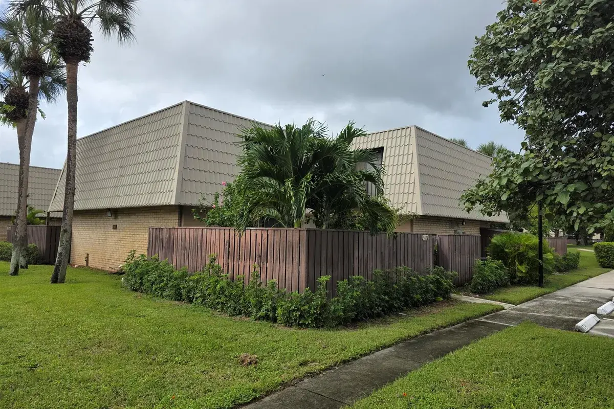 5126 51ST Way, West Palm Beach FL 33409