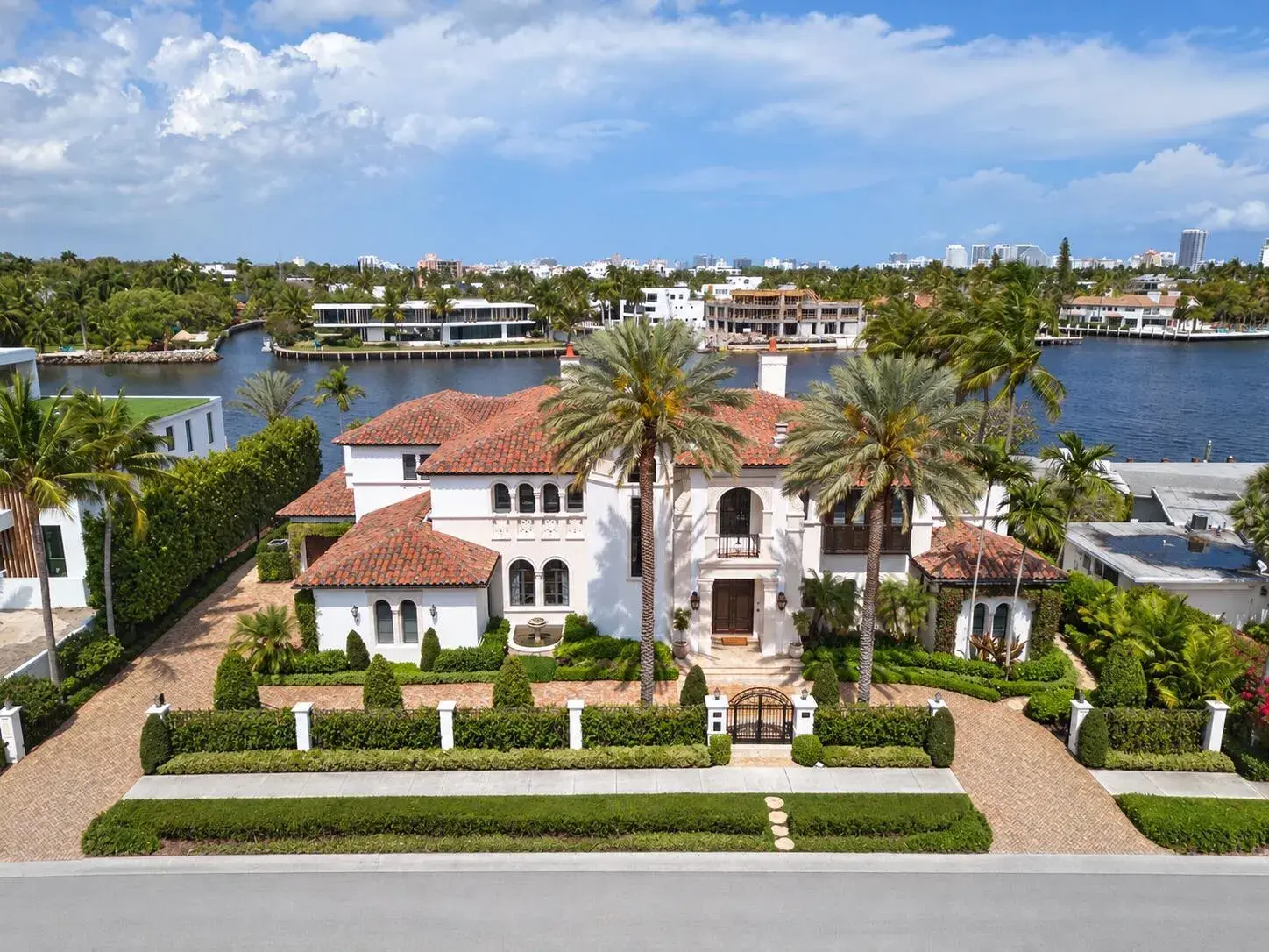 6 bedroom 7 bath Residential for sale at 1627 SE 7TH Street, Fort Lauderdale FL 33316