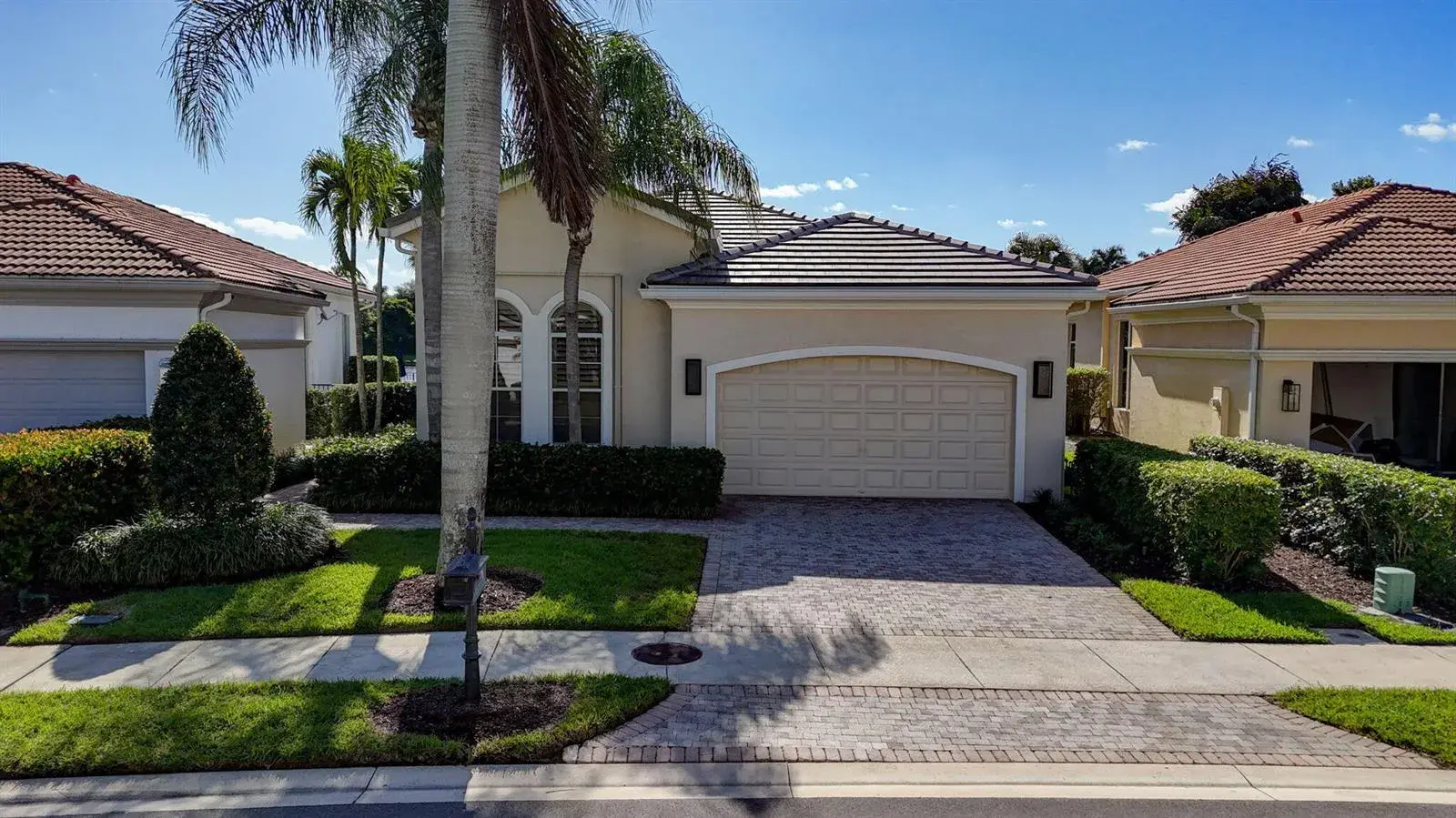 3 bedroom 2 bath Residential for sale at 114 ANDALUSIA Way, Palm Beach Gardens FL 33418