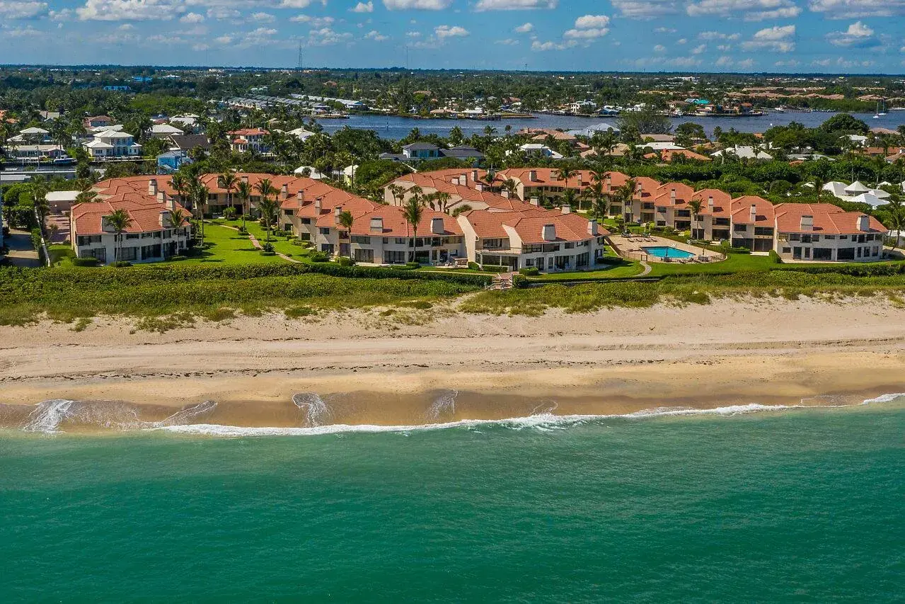 3 bedroom 2 bath Residential for sale at 6711 N Ocean Boulevard # 5, Ocean Ridge FL 33435
