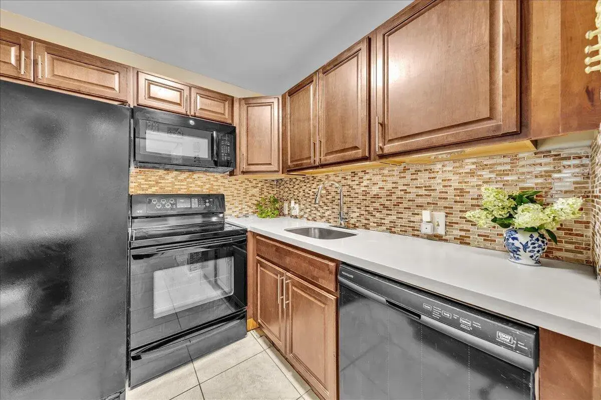 1 bedroom 1 bath Residential for sale at 129 Suffolk D, Boca Raton FL 33434