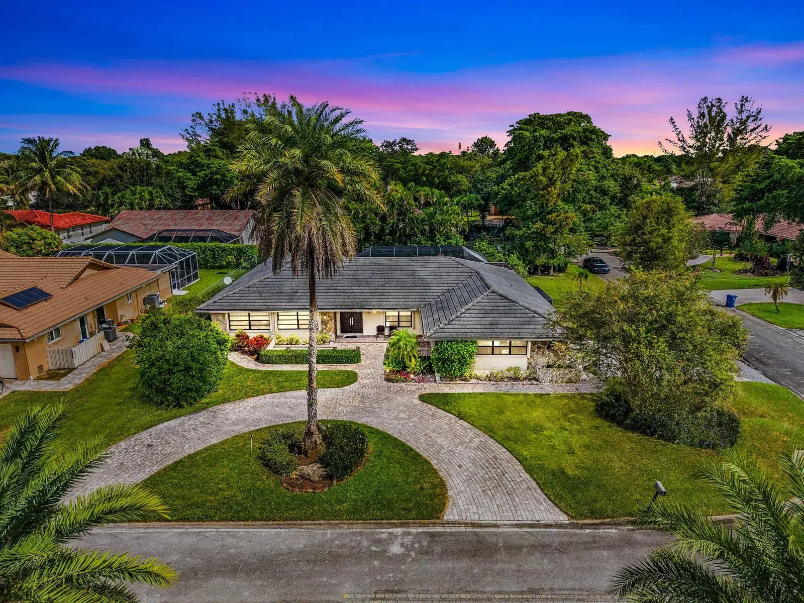5 bedroom 2 bath Residential for sale at 213 NW 94TH Way, Coral Springs FL 33071
