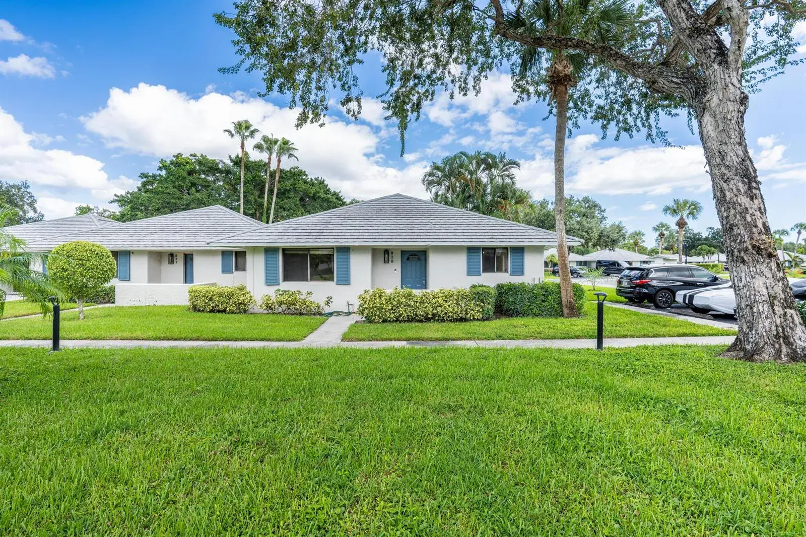 2 bedroom 2 bath Residential for sale at 828 CLUB Drive, Palm Beach Gardens FL 33418
