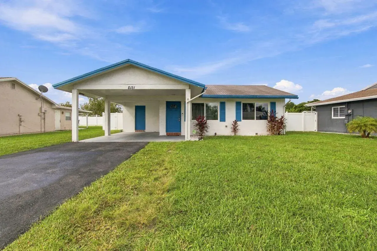 2 bedroom 2 bath Residential for sale at 8121 NW 93RD Avenue, Tamarac FL 33321