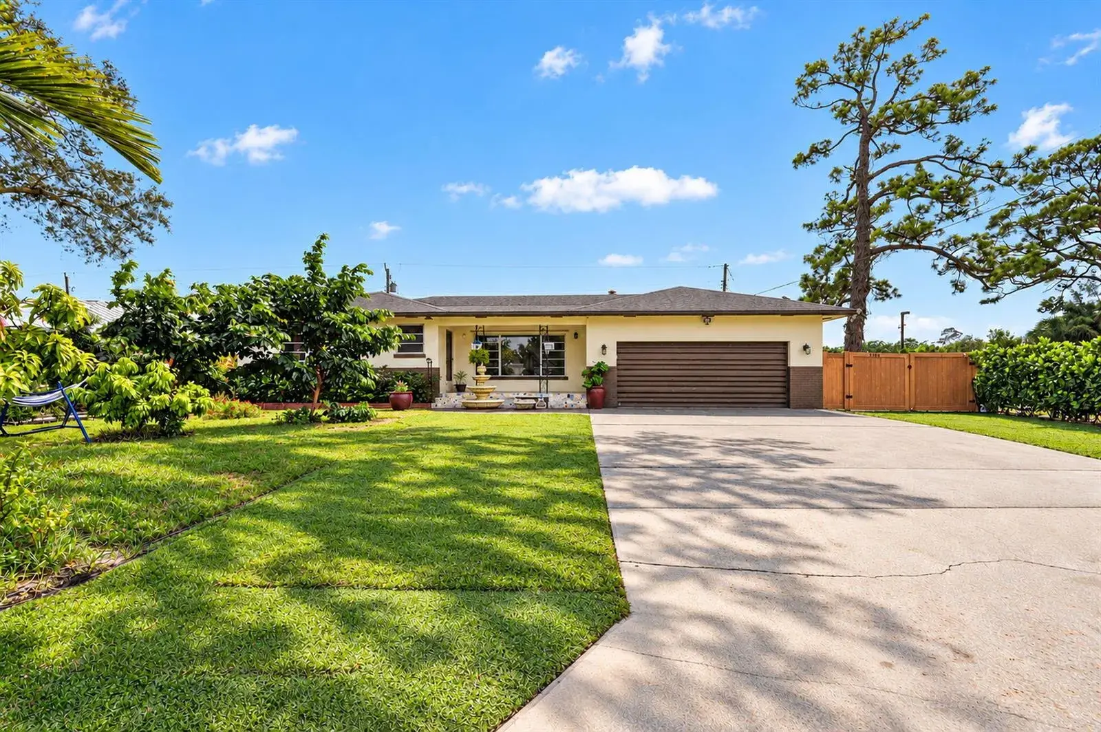 3 bedroom 2 bath Residential for sale at 4306 Waterway Drive, Lake Worth FL 33461