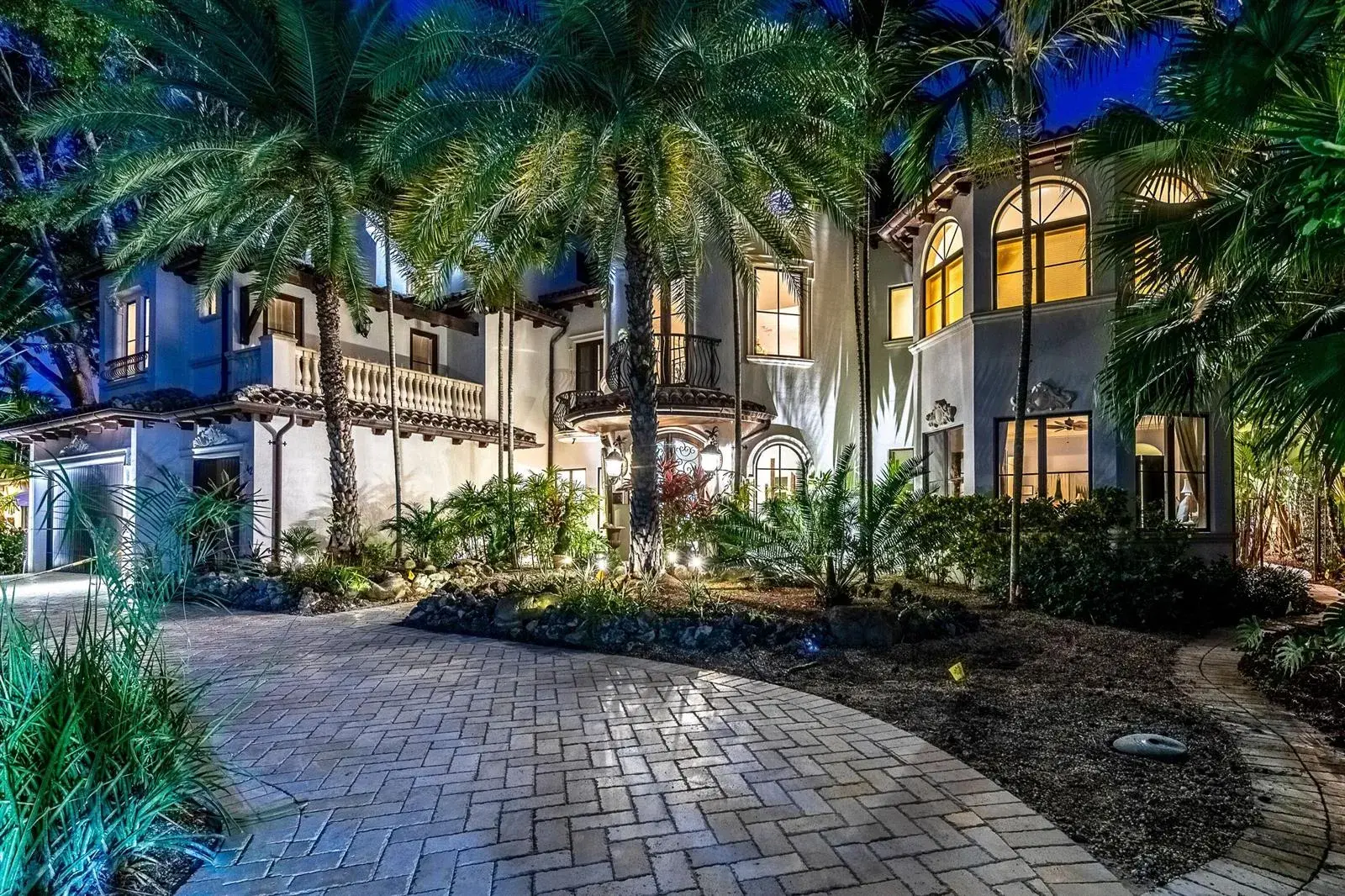 7 bedroom 6 bath Residential for sale at 42 Nurmi Drive, Fort Lauderdale FL 33301
