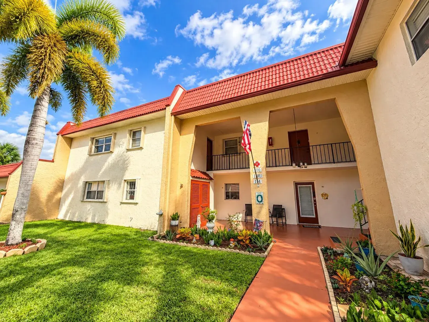 2 bedroom 2 bath Residential for sale at 112 LAKE DORA Drive, West Palm Beach FL 33411