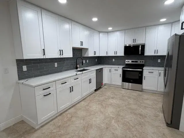216 SE 10th Court, Deerfield Beach FL 33441