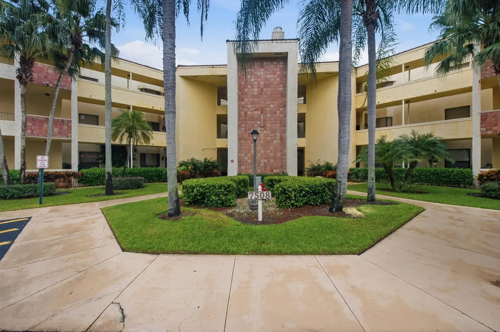 2 bedroom 2 bath Residential for sale at 7508 LA PAZ Boulevard # 107, Boca Raton FL 33433