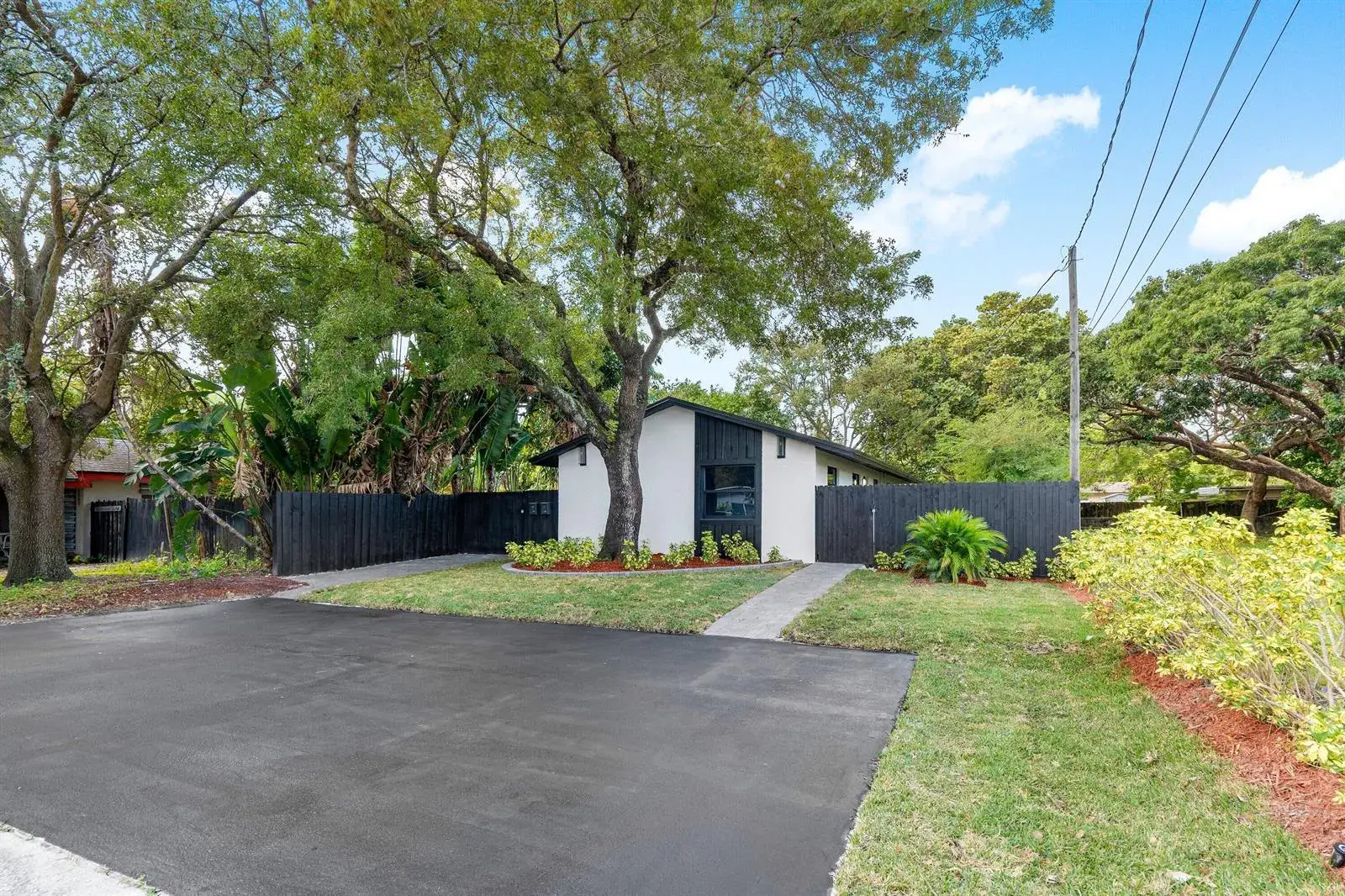 1211 NE 2nd Avenue, Fort Lauderdale FL 33304